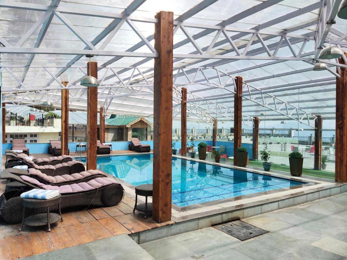 Royal Tulip Luxury Hotel, Kufri, Shimla Exterior foto
