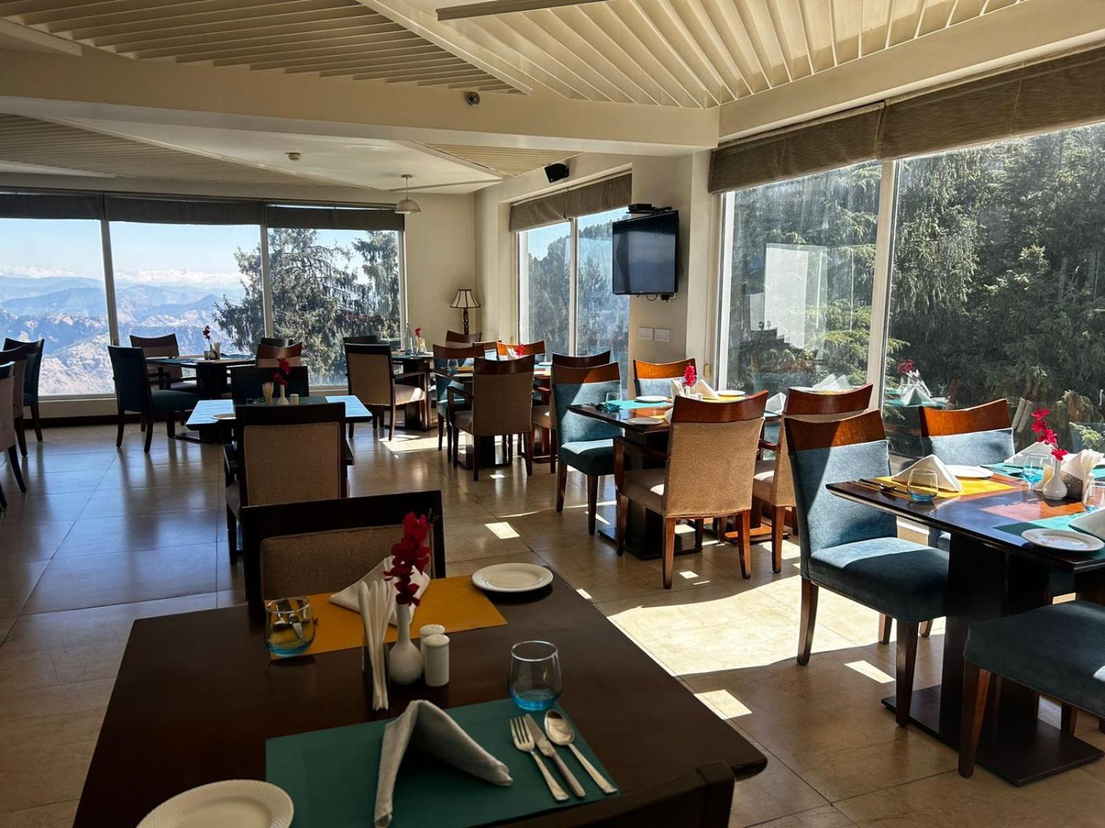 Royal Tulip Luxury Hotel, Kufri, Shimla Exterior foto
