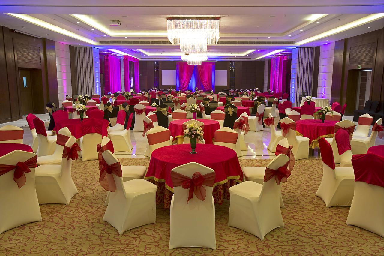 Royal Tulip Luxury Hotel, Kufri, Shimla Exterior foto